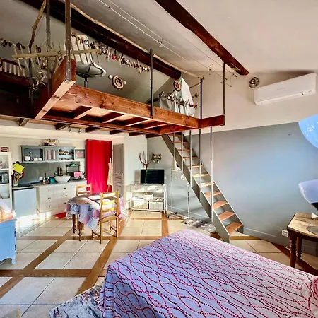 Domaine Feuillet 3* 샤나